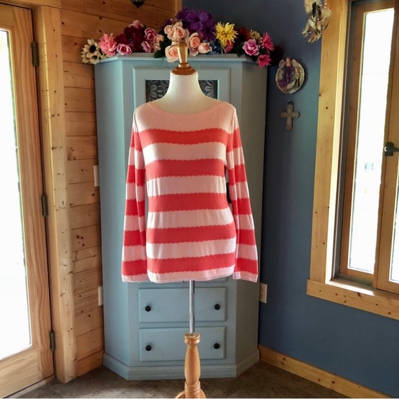 TOMMY HILFIGER Sweater. NEW w/Taga. Super SOFT! - Picture 7 of 7